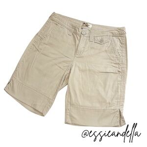 Essicandella Women's Beige Bermuda Shorts